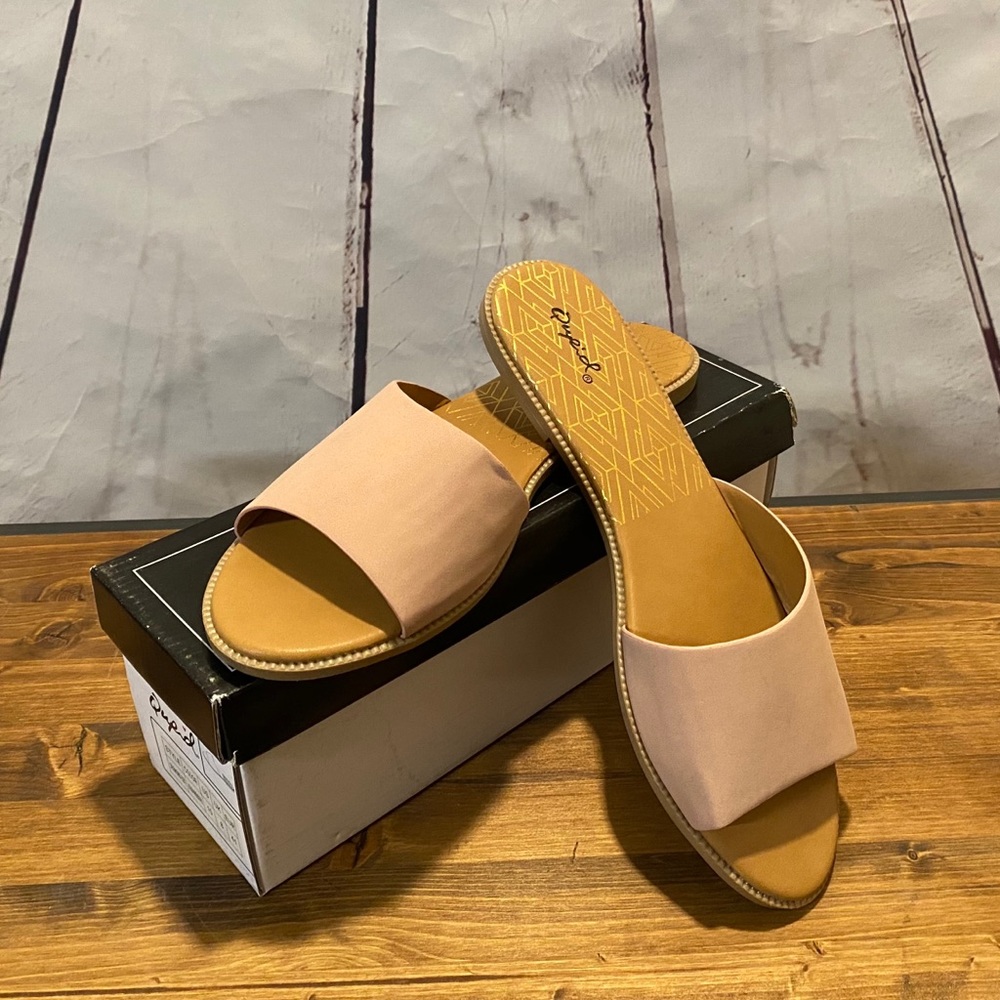 Qupid Blush Slide Sz 10 NIB